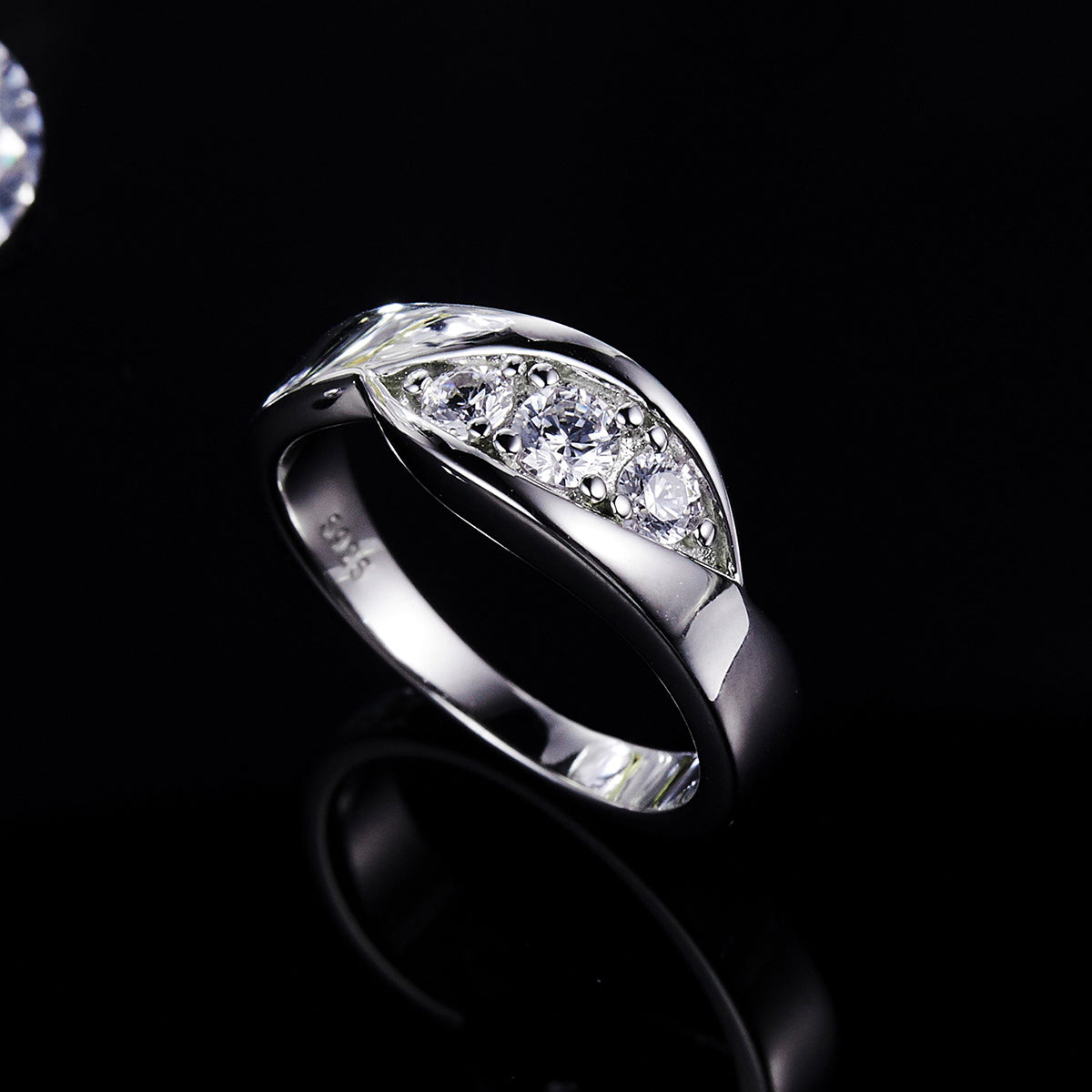 Moebius Loop White Gold Plated 0.2ct Moissanite D Color Diamond Women's 925 Sterling Silver Ring Designs R0023